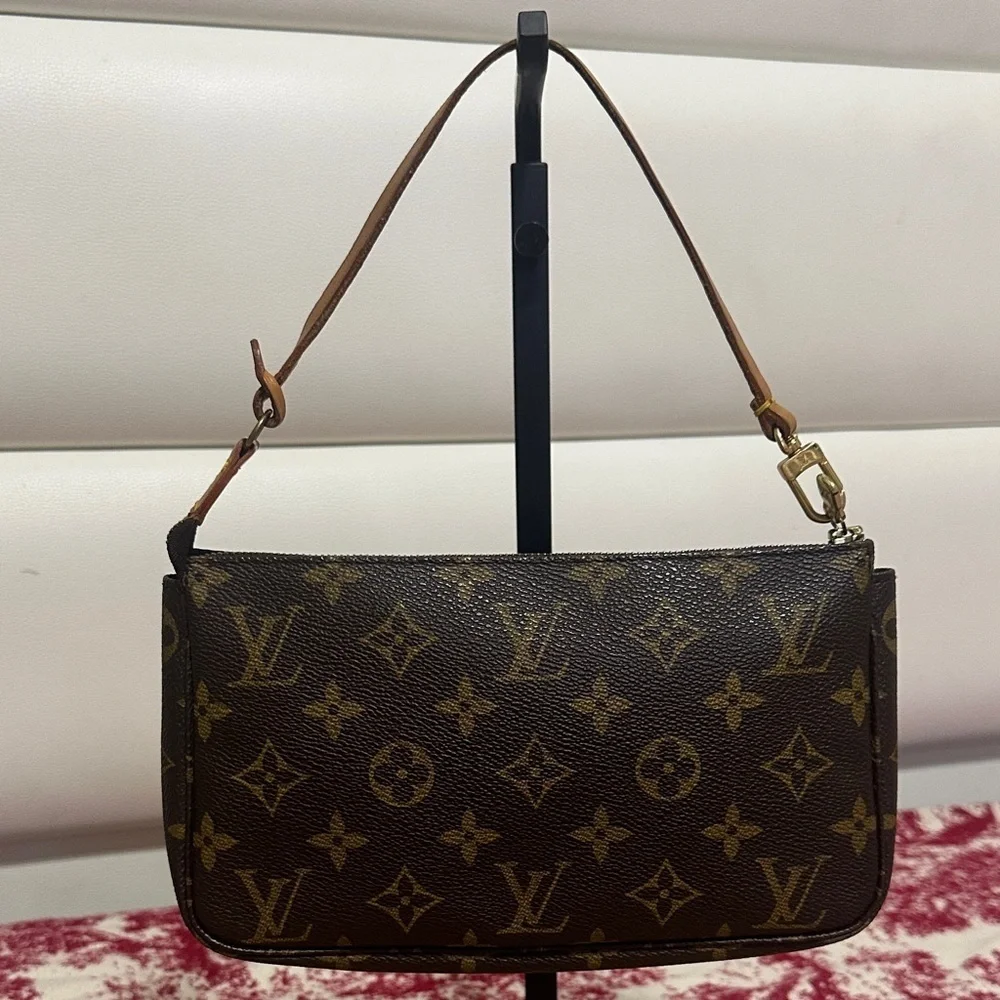 Louis Vuitton Monogram Pochette Accessories